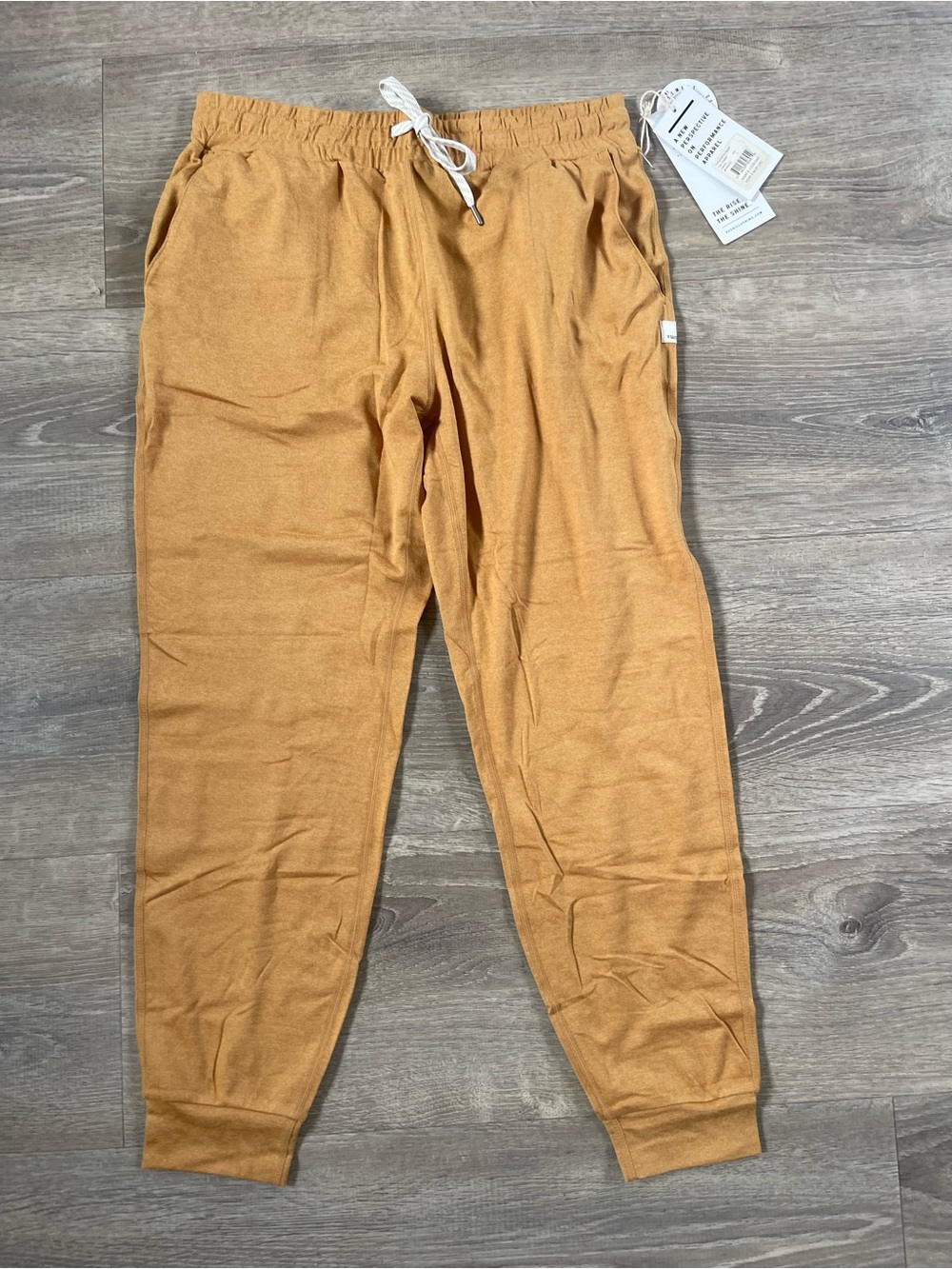 Vuori Performance Jogger small mustard gold dreamknit small nwt